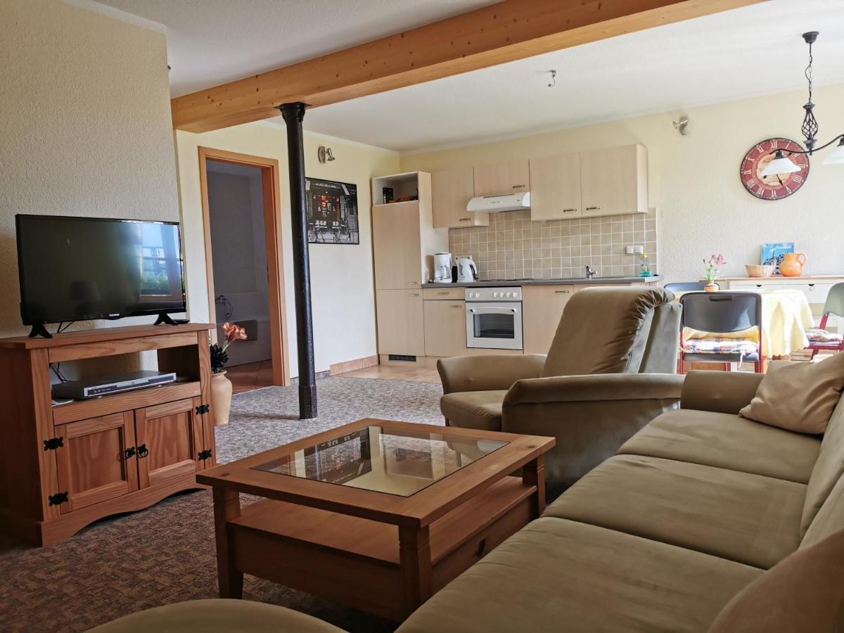 Ferienwohnung "Am Saalehaken" Gossitz Bagian luar foto
