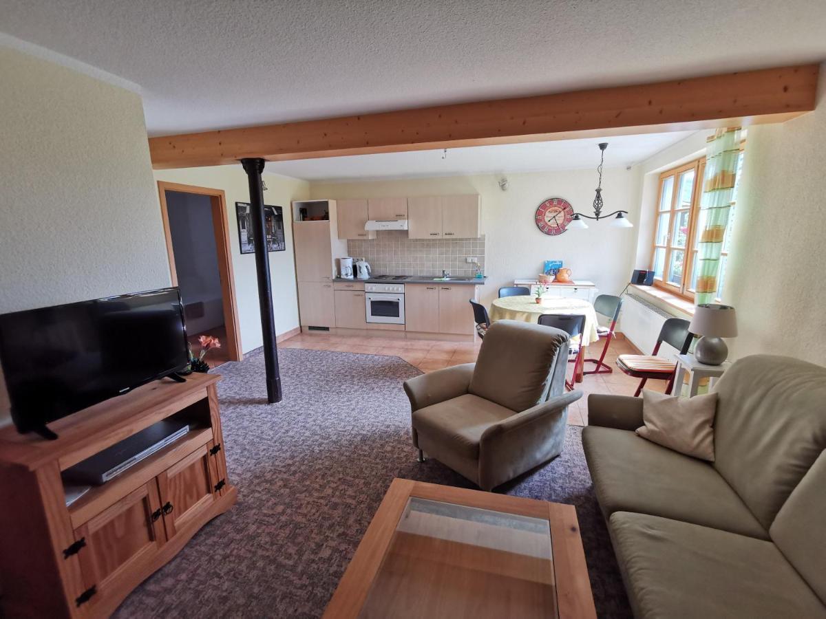 Ferienwohnung "Am Saalehaken" Gossitz Bagian luar foto