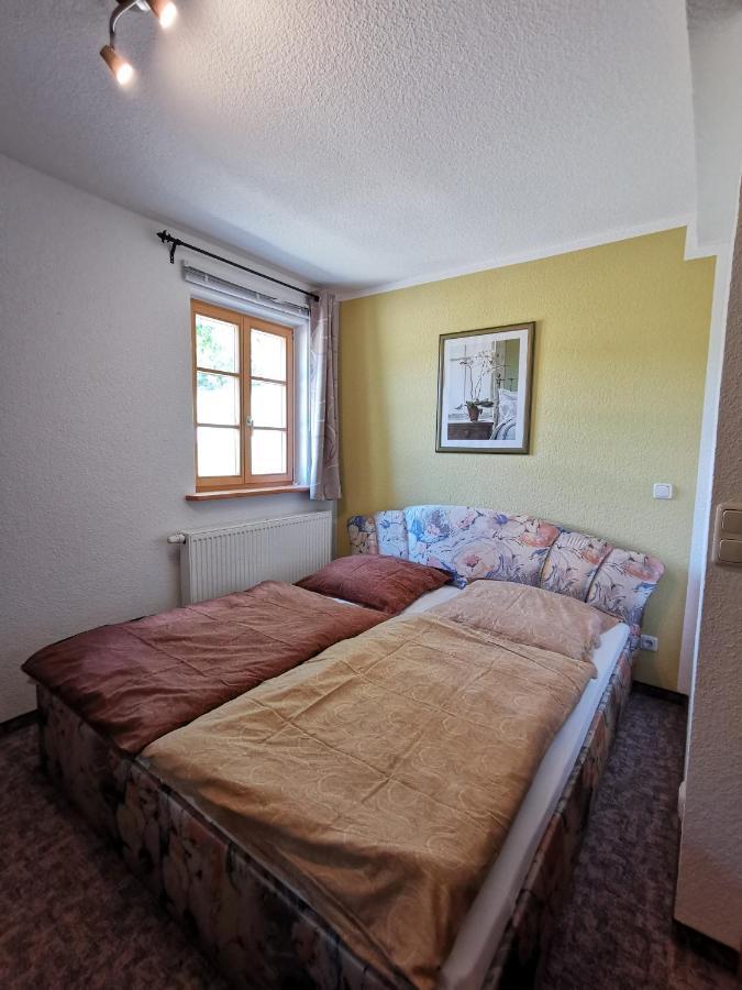 Ferienwohnung "Am Saalehaken" Gossitz Bagian luar foto