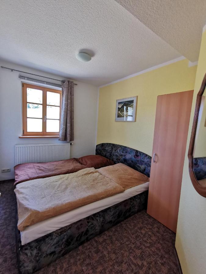 Ferienwohnung "Am Saalehaken" Gossitz Bagian luar foto